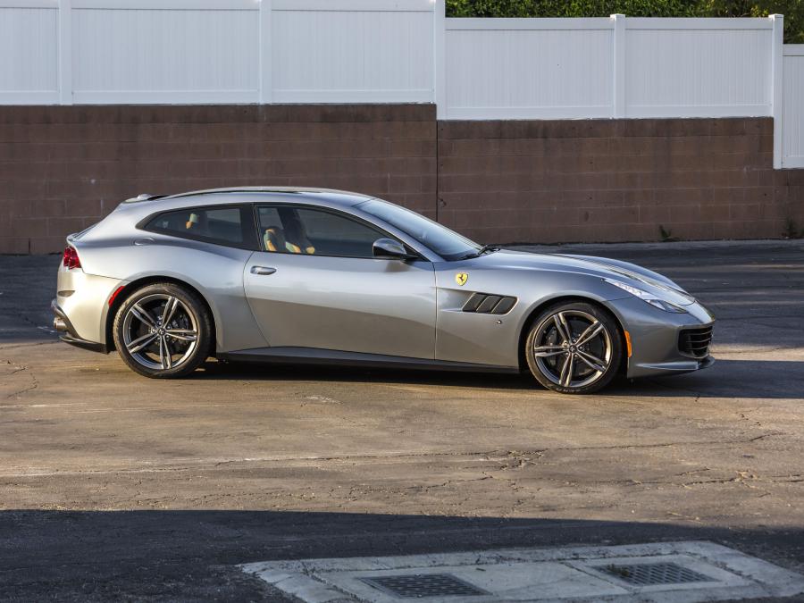  Ferrari GTC4Lusso 2016 года  (NA) (фото 20 из 21)